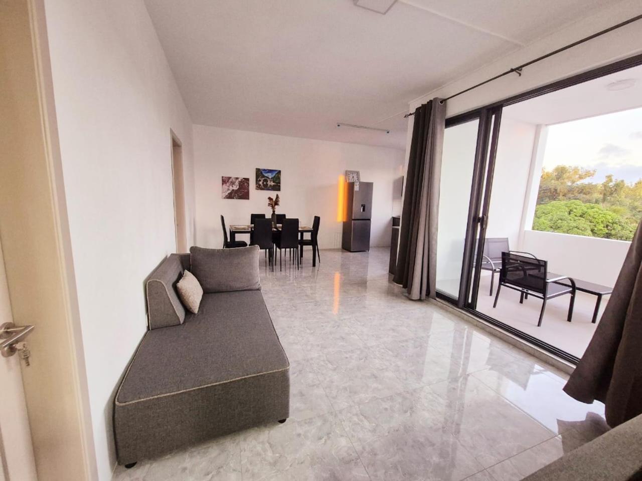 Skyview Apartment- Rooftop Penthouse With Sunset & Sea Views Flic-en-Flacq Exterior foto