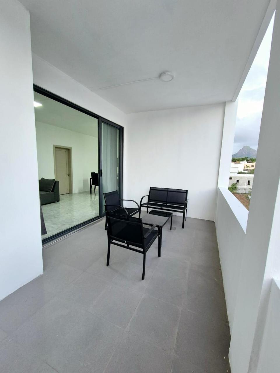 Skyview Apartment- Rooftop Penthouse With Sunset & Sea Views Flic-en-Flacq Exterior foto