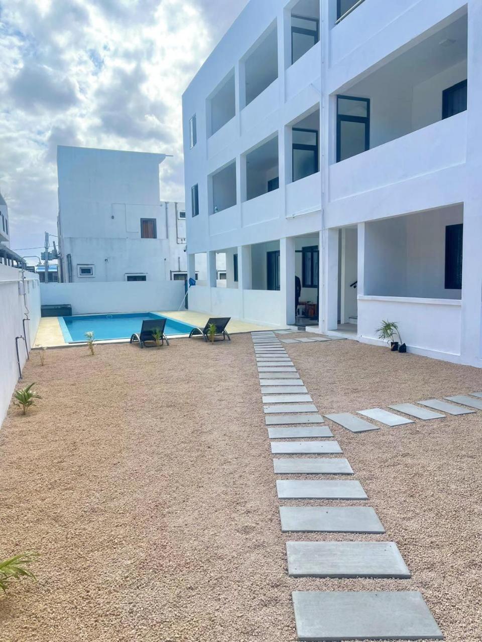 Skyview Apartment- Rooftop Penthouse With Sunset & Sea Views Flic-en-Flacq Exterior foto