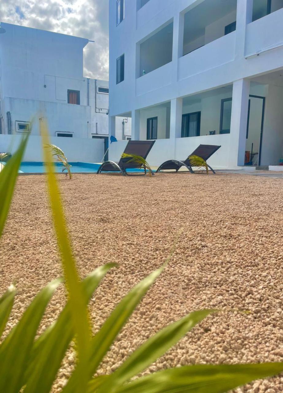 Skyview Apartment- Rooftop Penthouse With Sunset & Sea Views Flic-en-Flacq Exterior foto