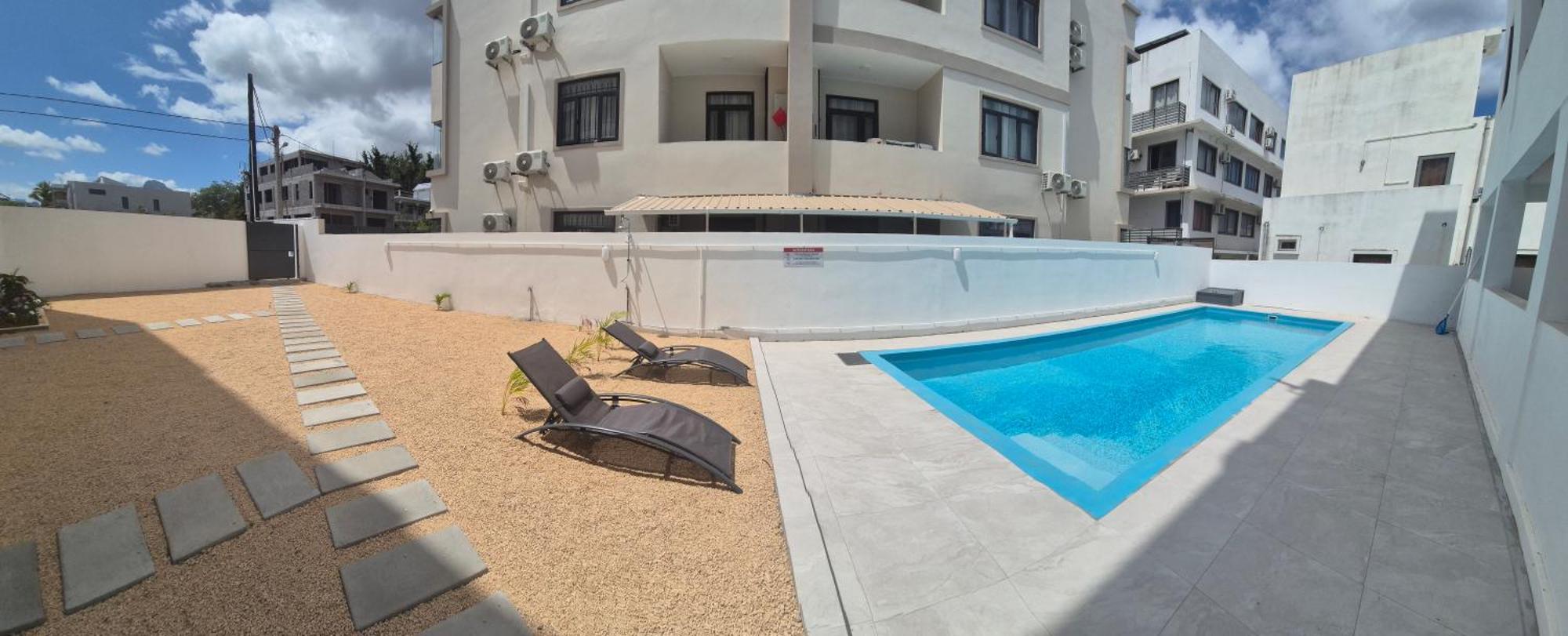 Skyview Apartment- Rooftop Penthouse With Sunset & Sea Views Flic-en-Flacq Exterior foto