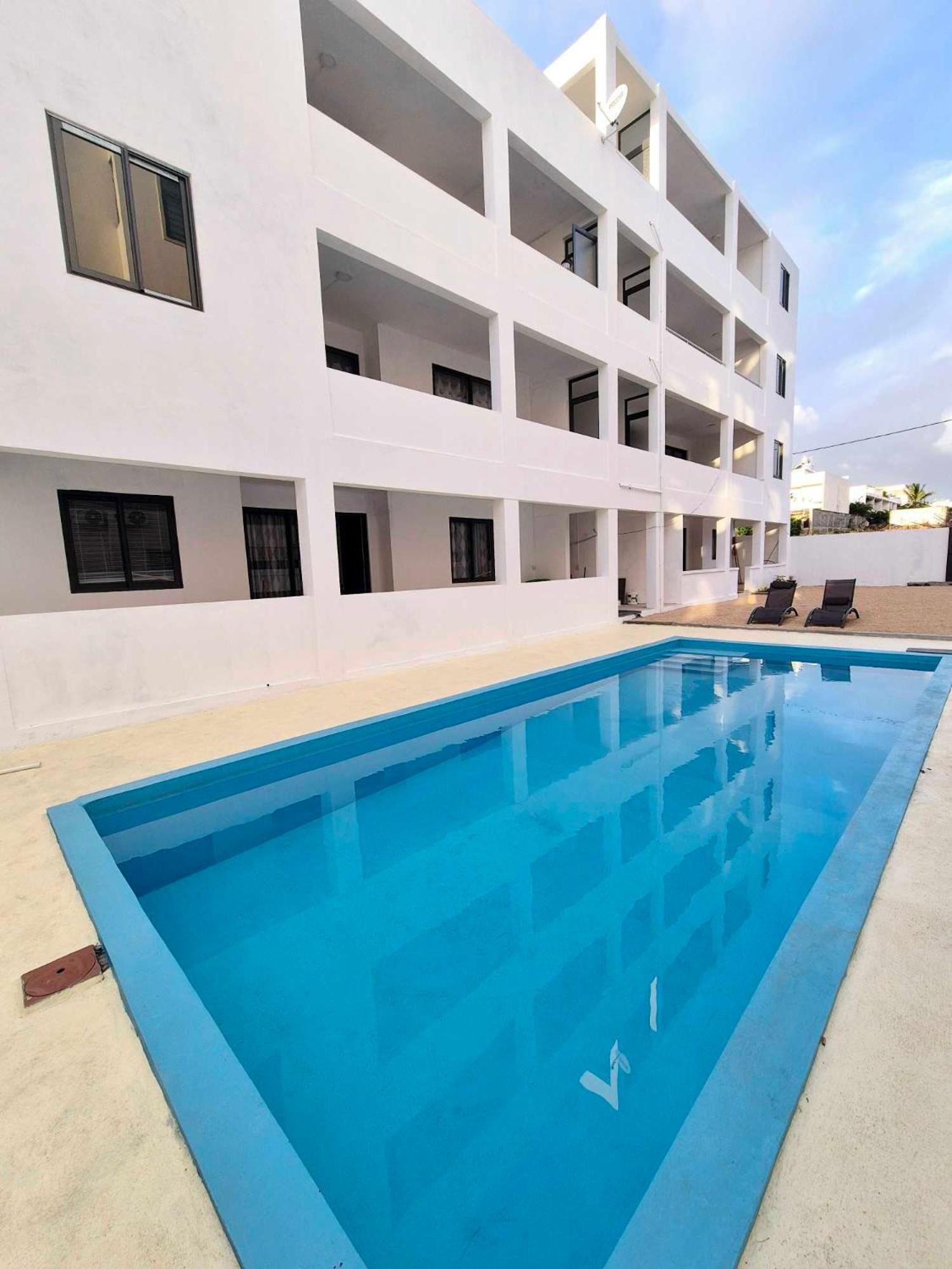 Skyview Apartment- Rooftop Penthouse With Sunset & Sea Views Flic-en-Flacq Exterior foto